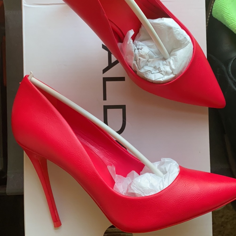 Aldo Hot Pink Pumps